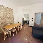 Vega Center * Βερόνα