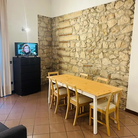 Vega Center Apartman *